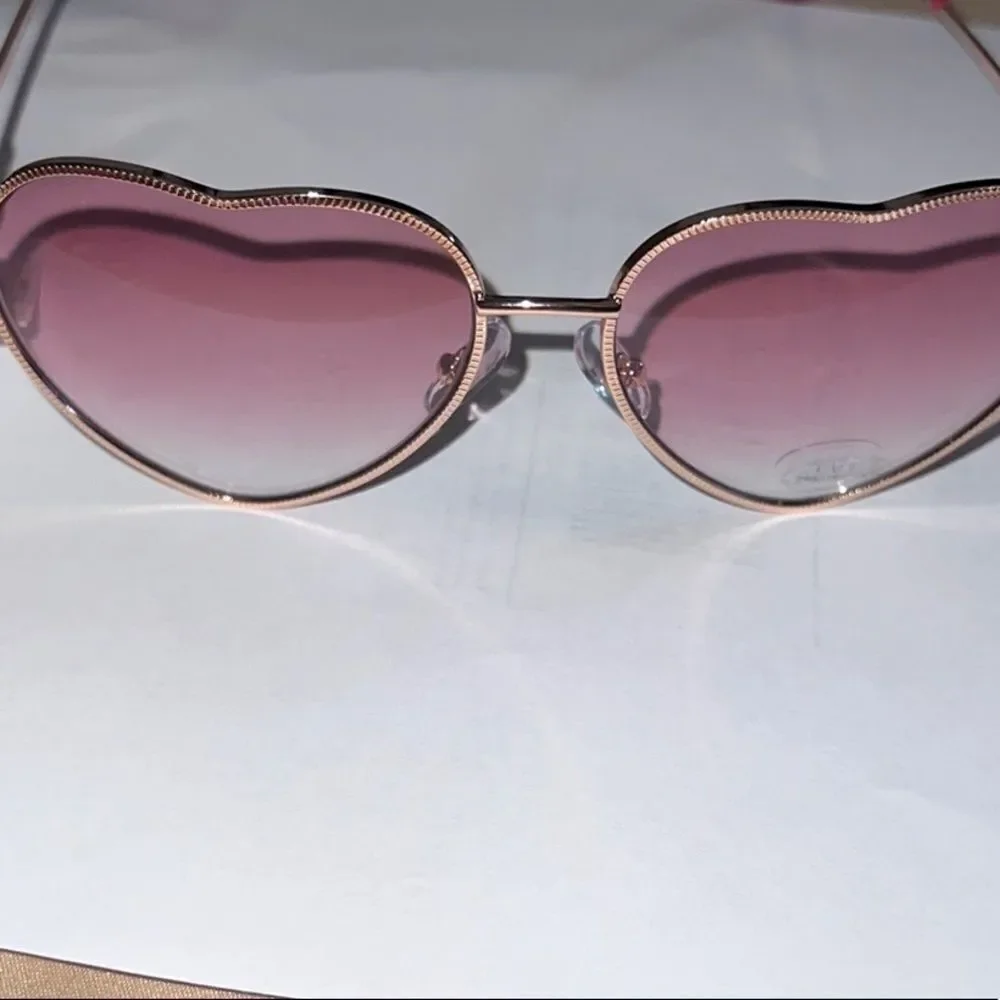 Nwot! Cute gold trim pink lens heart shaped UVA protection sunglasses